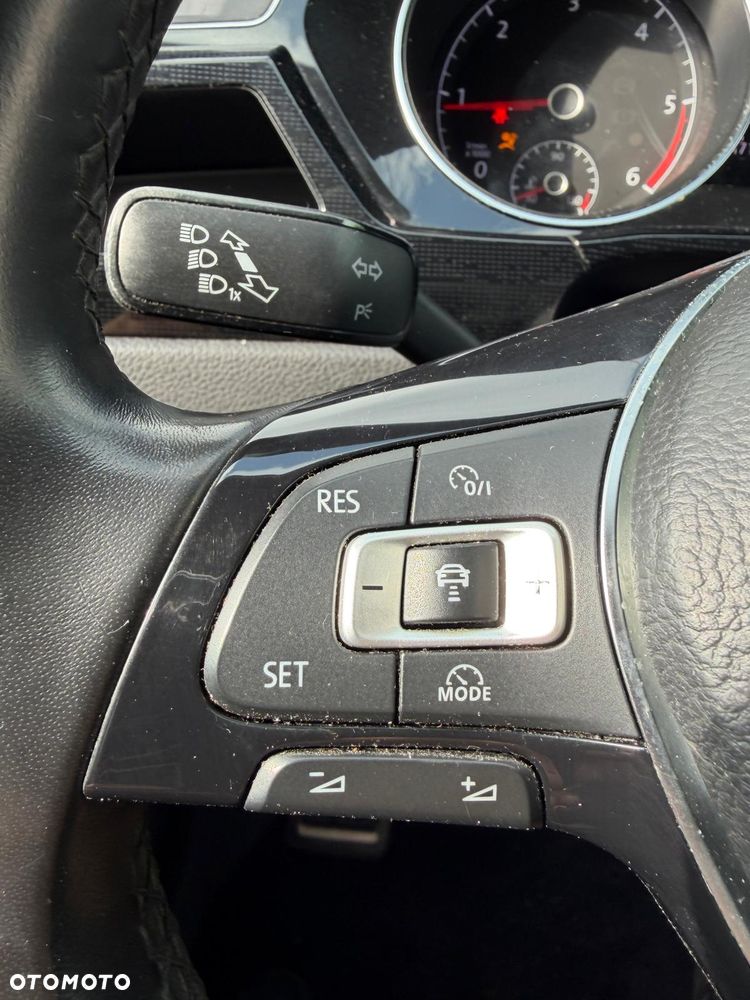 Volkswagen Touran 2.0 TDI SCR (BlueMotion Technology) DSG SOUND - 8