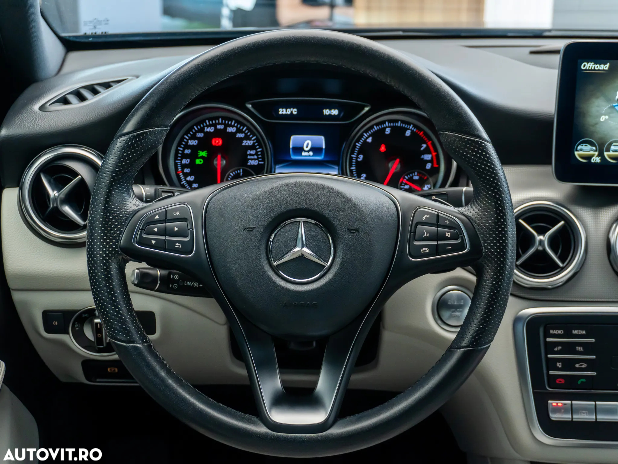 Mercedes-Benz GLA 220 4MATIC - 22