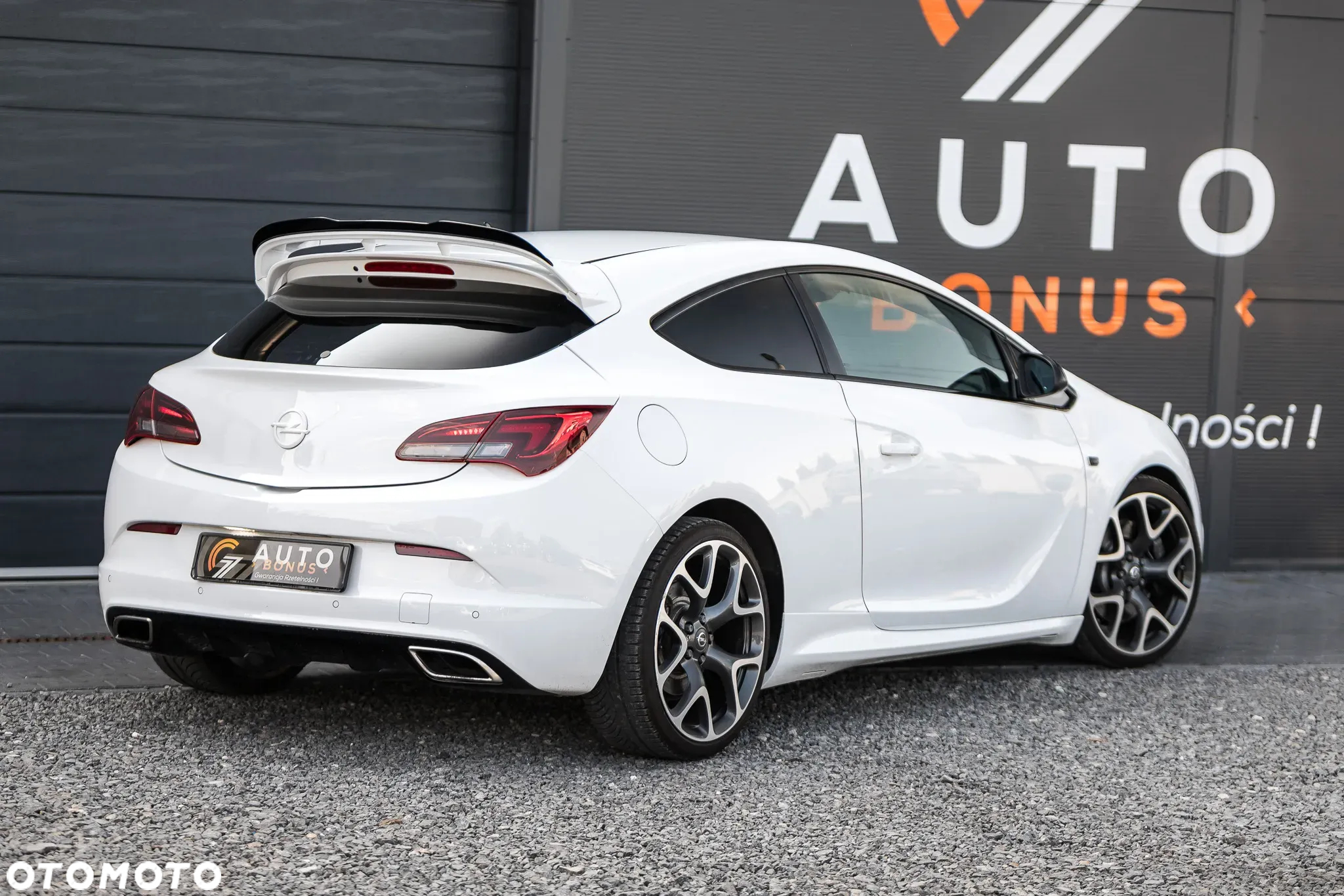 Opel Astra IV GTC OPC - 9