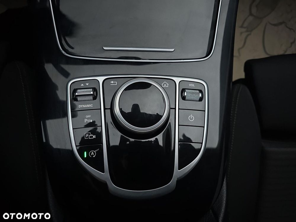 Mercedes-Benz Klasa E 200 d 9G-TRONIC - 17