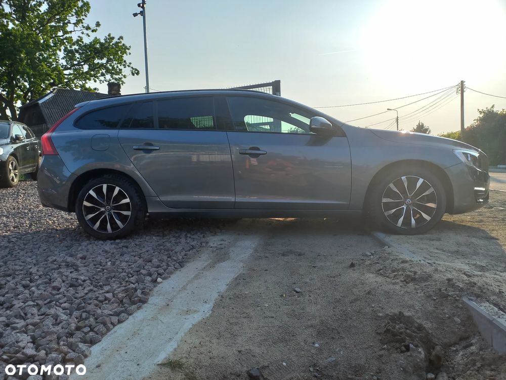 Volvo V60 D2 Drive-E Dynamic Edition (Kinetic) - 8