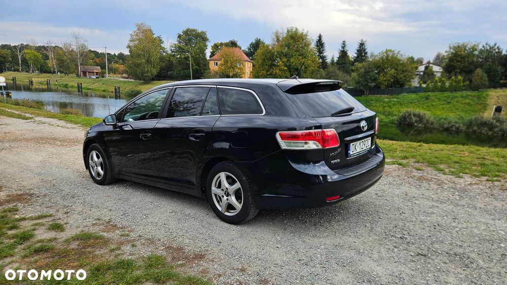 Toyota Avensis 2011 photo 5