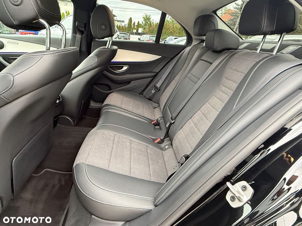 Mercedes-Benz Klasa E 220 d 4-Matic Avantgarde - 27