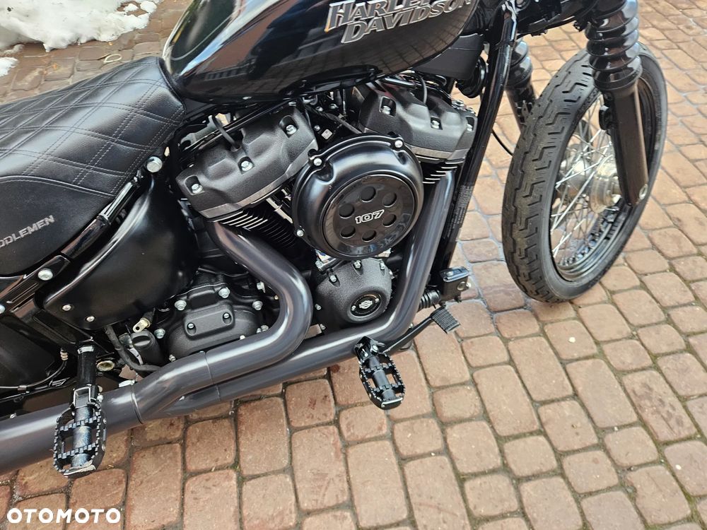 Harley-Davidson Softail Street Bob - 24