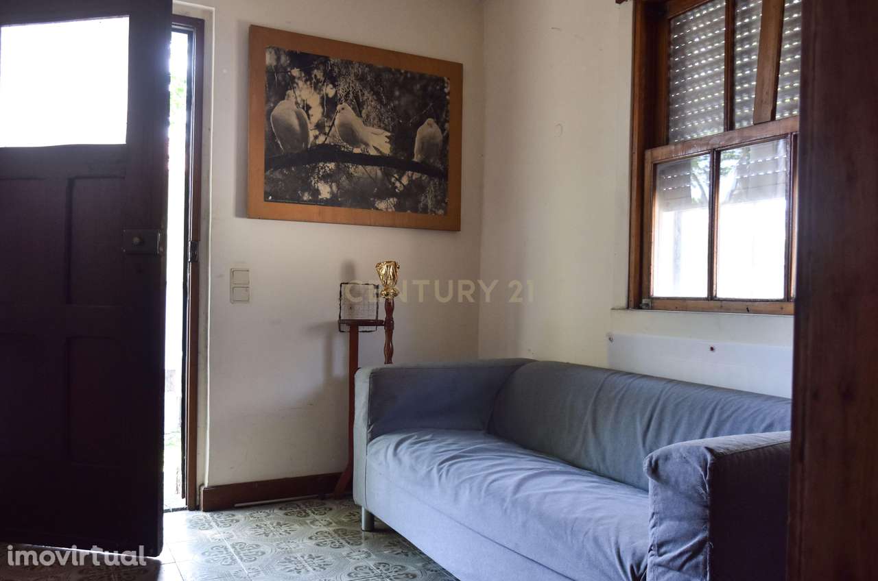 Oportunidade ! Moradia T6 para remodelar no Bairro de Sta. Cruz - Grande imagem: 3/34