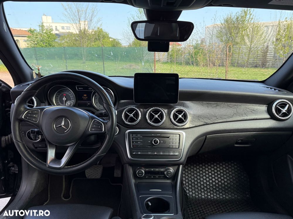 Mercedes-Benz GLA 250 4MATIC 7G-DCT - 5