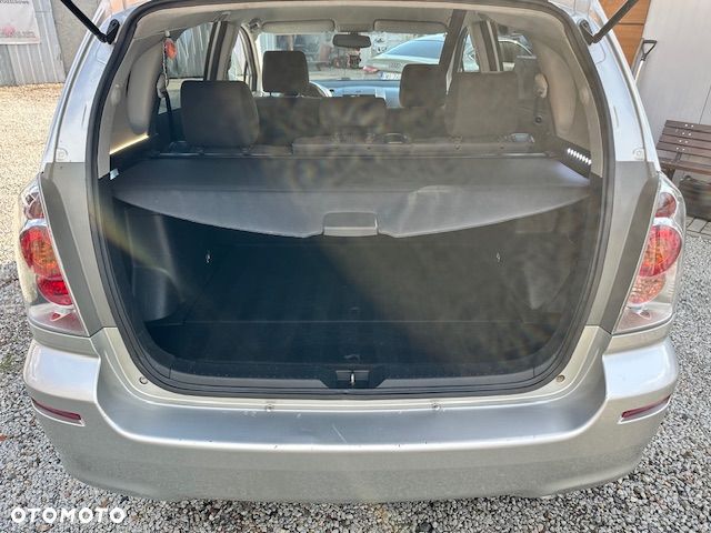 Toyota Corolla Verso 2.2 D-CAT Executive - 8