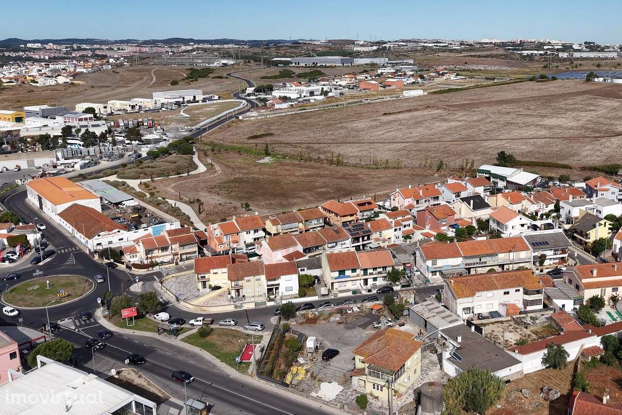 Moradia Bi-Familiar T3+T3 | 1600 m2 de Terreno | Oportunidade de Inves - Grande imagem: 3/33