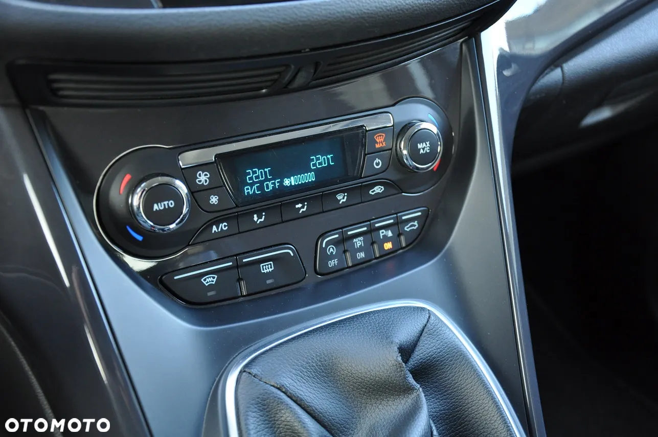 Ford Kuga 1.6 EcoBoost 2x4 Titanium - 17