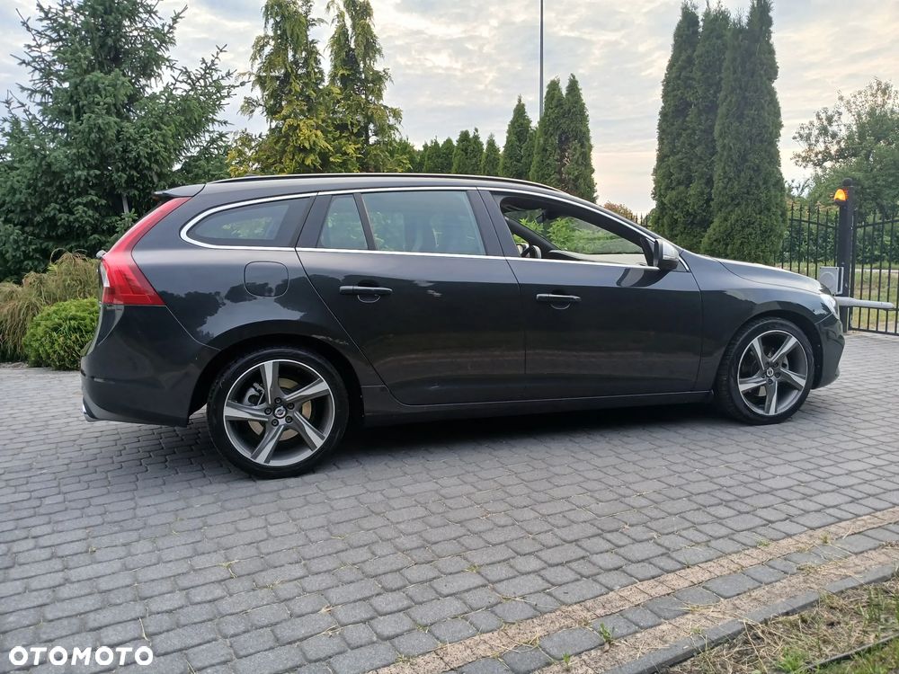 Volvo V60 D3 R-Design - 15