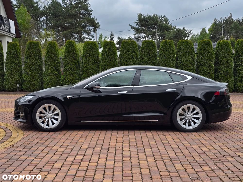Tesla Model S - 6