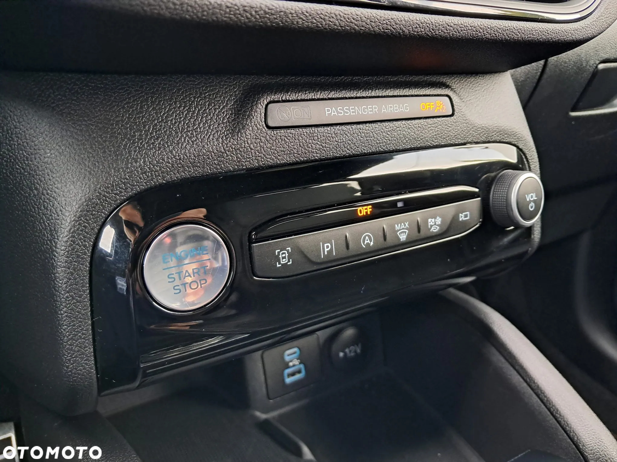 Ford Escape 2.0 EcoBoost AWD Titanium - 24