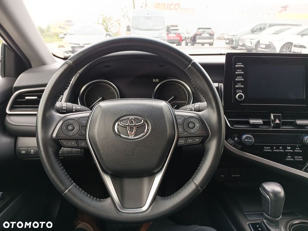 Toyota Camry - 17
