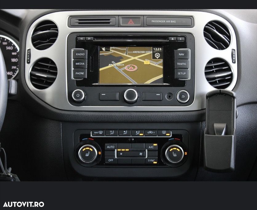 Volkswagen Tiguan - 8