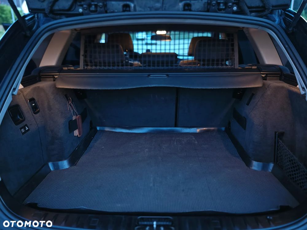 BMW Seria 3 318d - 23