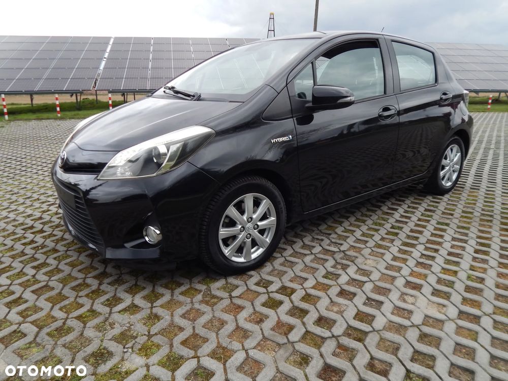 Toyota Yaris Hybrid 100 Dynamic - 2