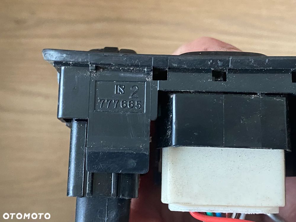 WŁĄCZNIK PRZEŁĄCZNIK ŚWIATEŁ TOYOTA COROLLA E12 777665 - 4