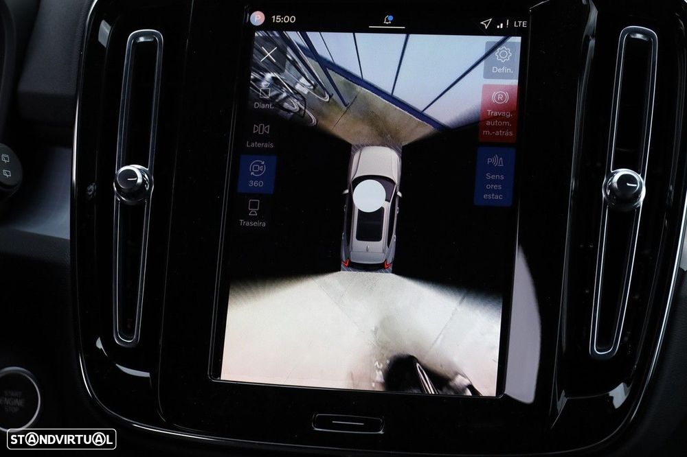 Volvo XC 40 2.0 B3 Black Edition - 15