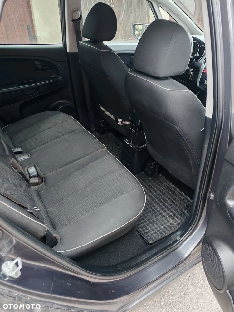 Kia Venga 1.4 M - 11