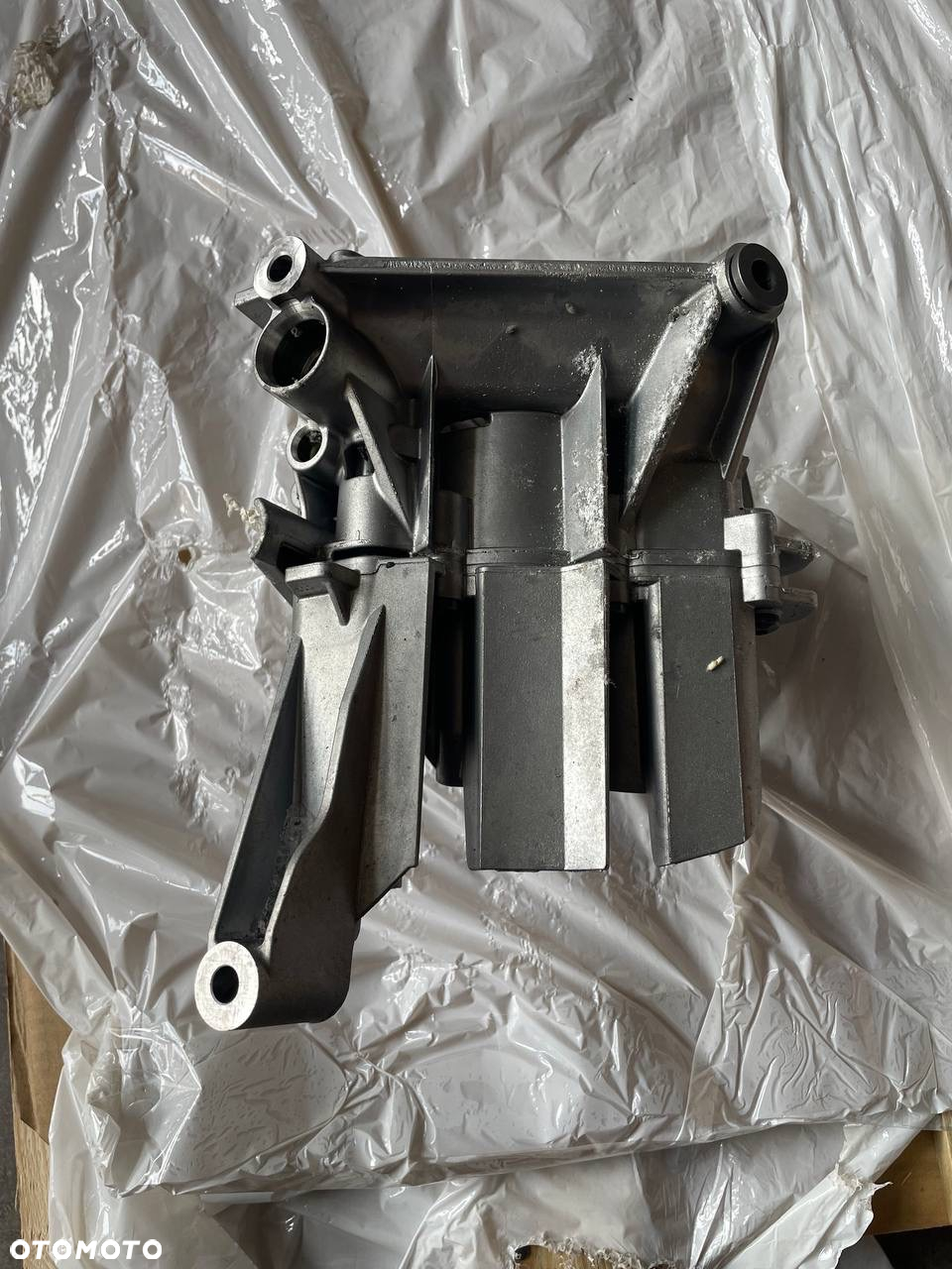 silnik RR BMW760 n74b68a 6,75 l - 26