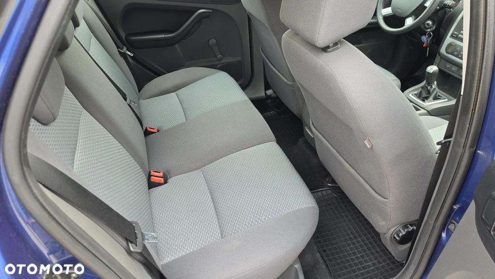 Ford Focus 1.8 FF Ghia - 9