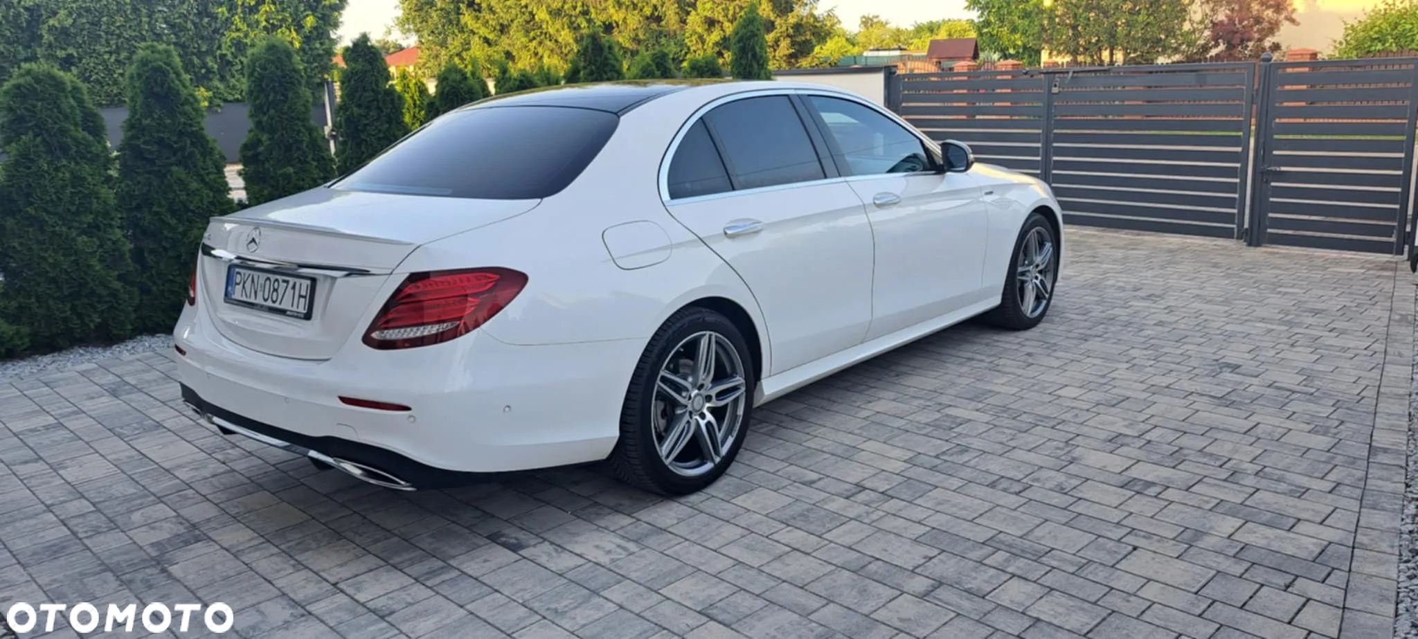 Mercedes-Benz Klasa E 300 9G-TRONIC AMG Line - 6