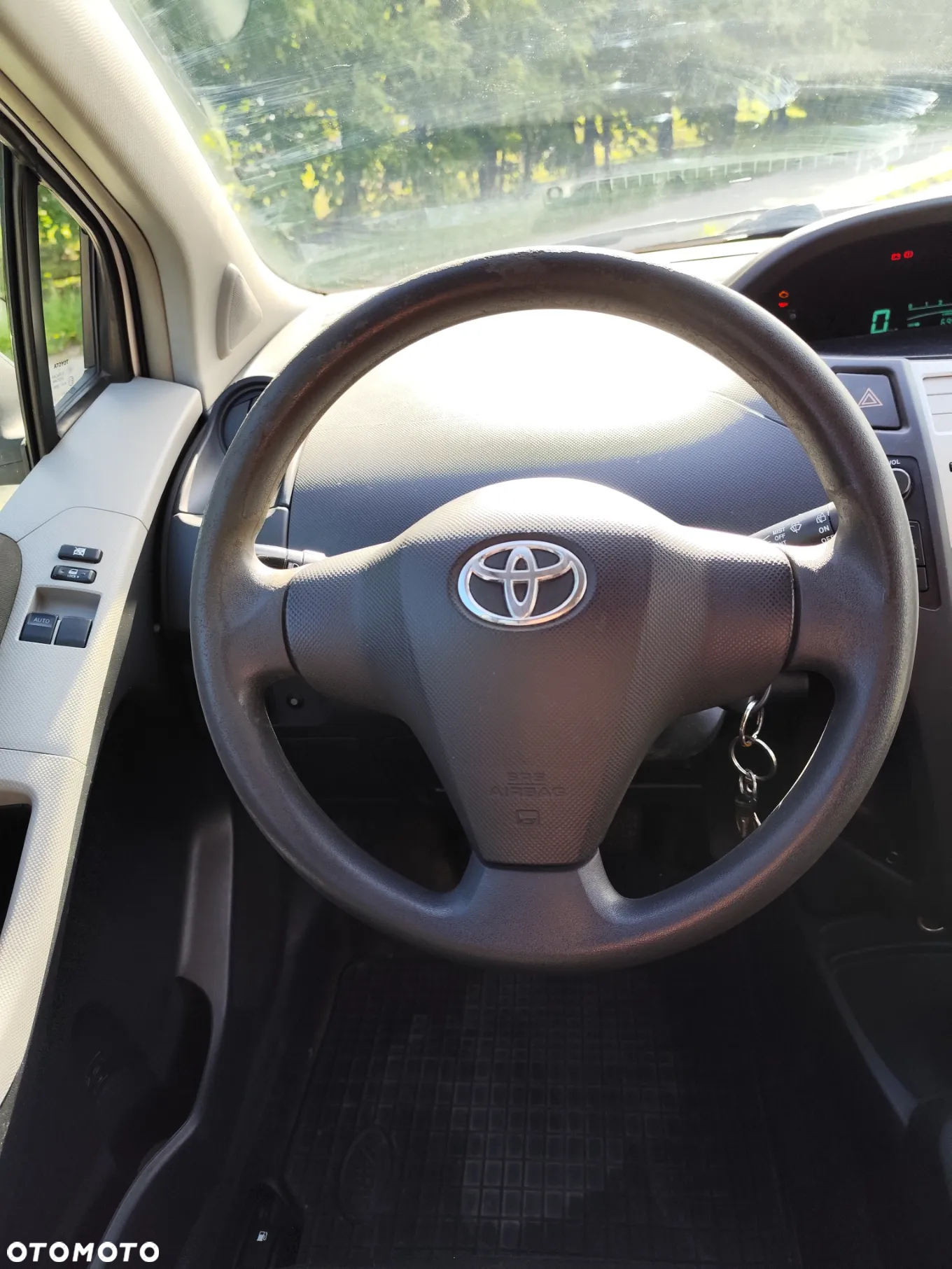 Toyota Yaris - 17