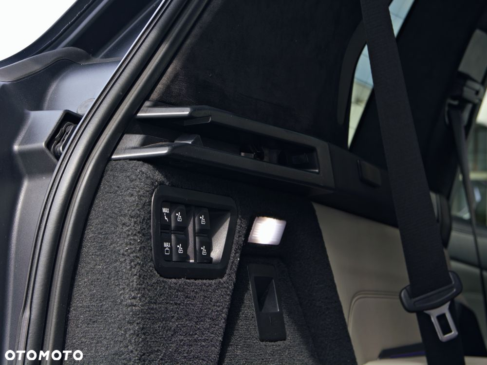 BMW X7 M50i sport - 32