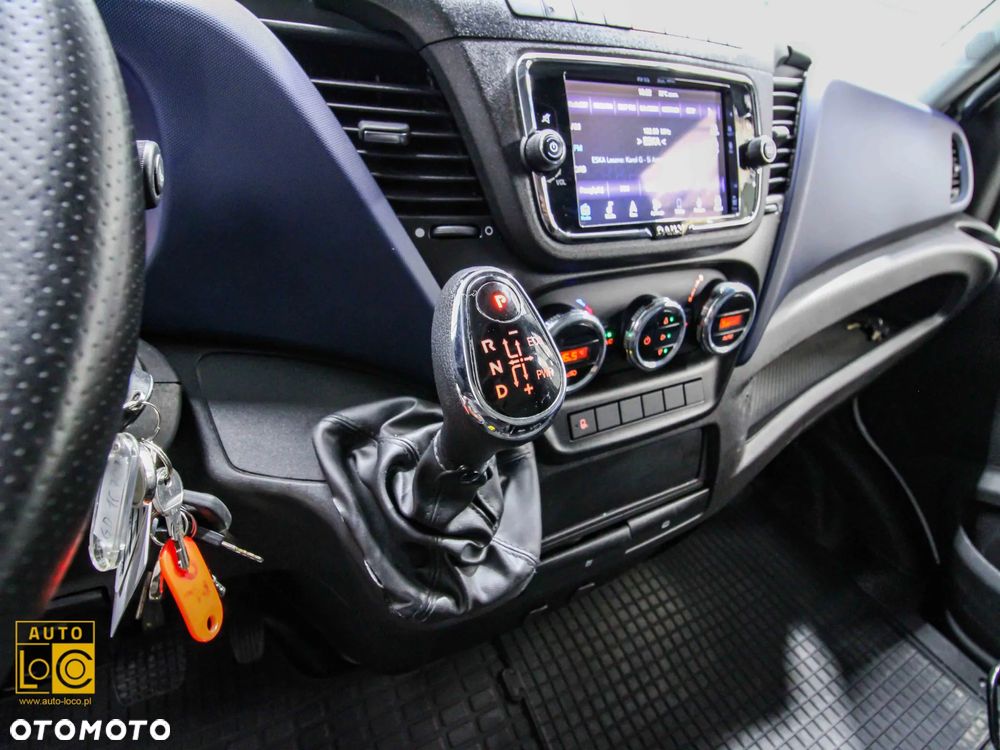 Iveco DAILY CHŁODNIA + MROŹNIA + AGREGAT x 2 + AUTOMAT - 22