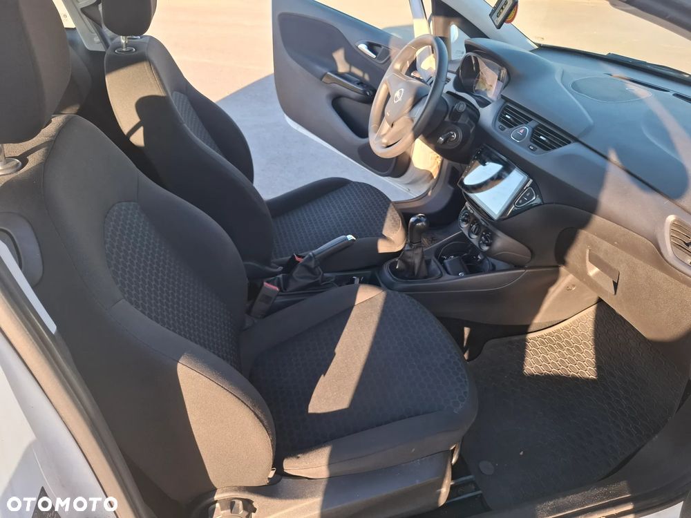 Opel Corsa 1.2 Essentia - 7