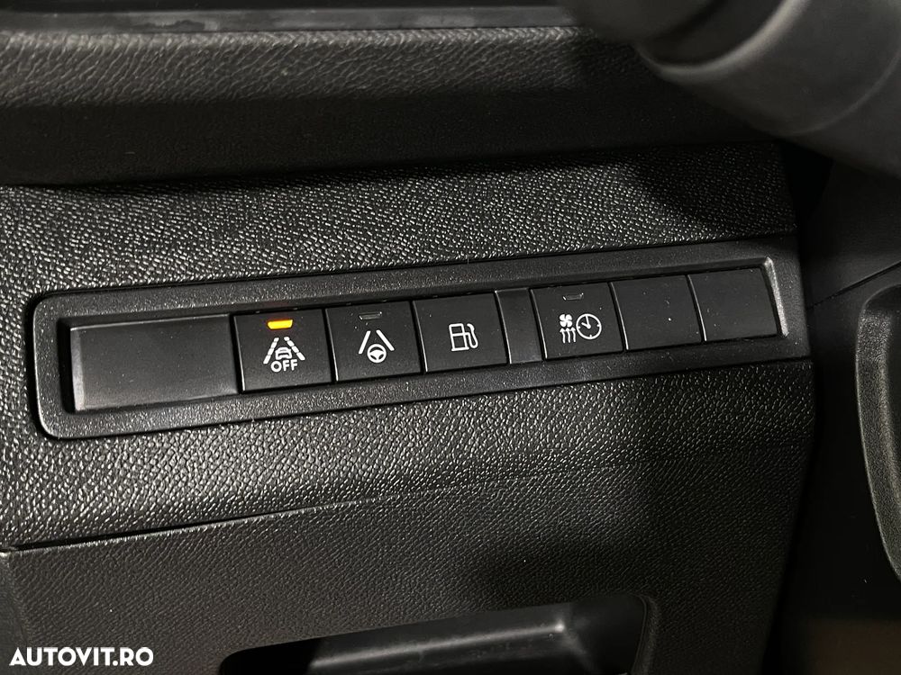 Peugeot 3008 225 e-EAT8 GT - 29
