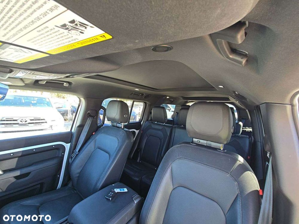 Land Rover Defender - 6