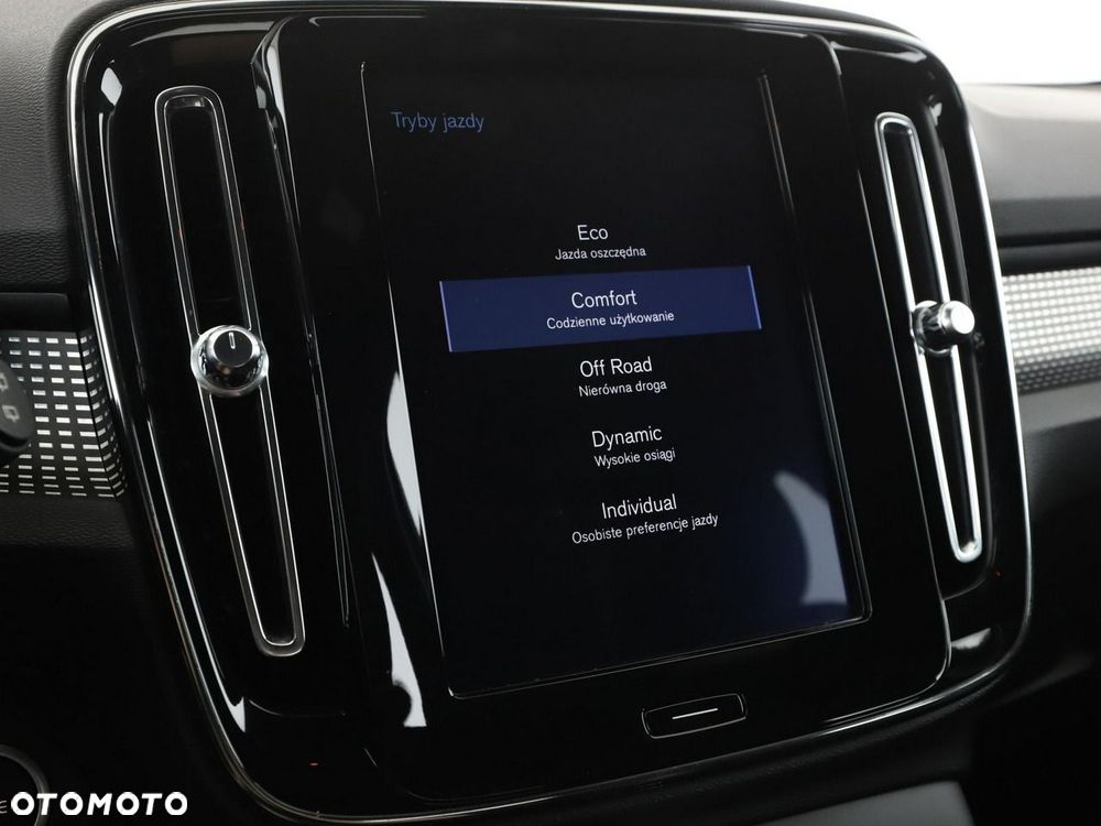 Volvo XC 40 D4 SCR AWD R-Design - 30