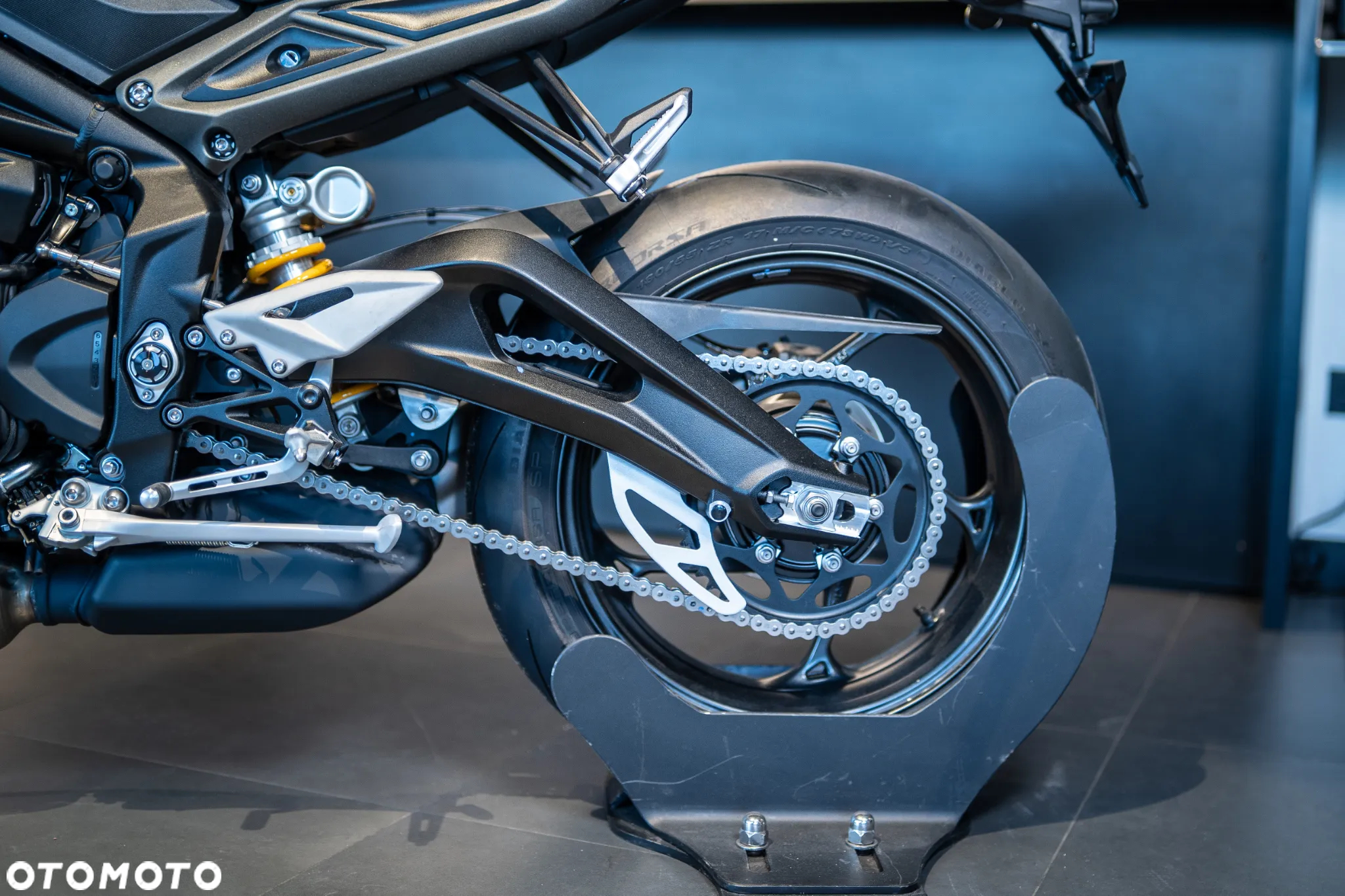Triumph Street Triple - 8
