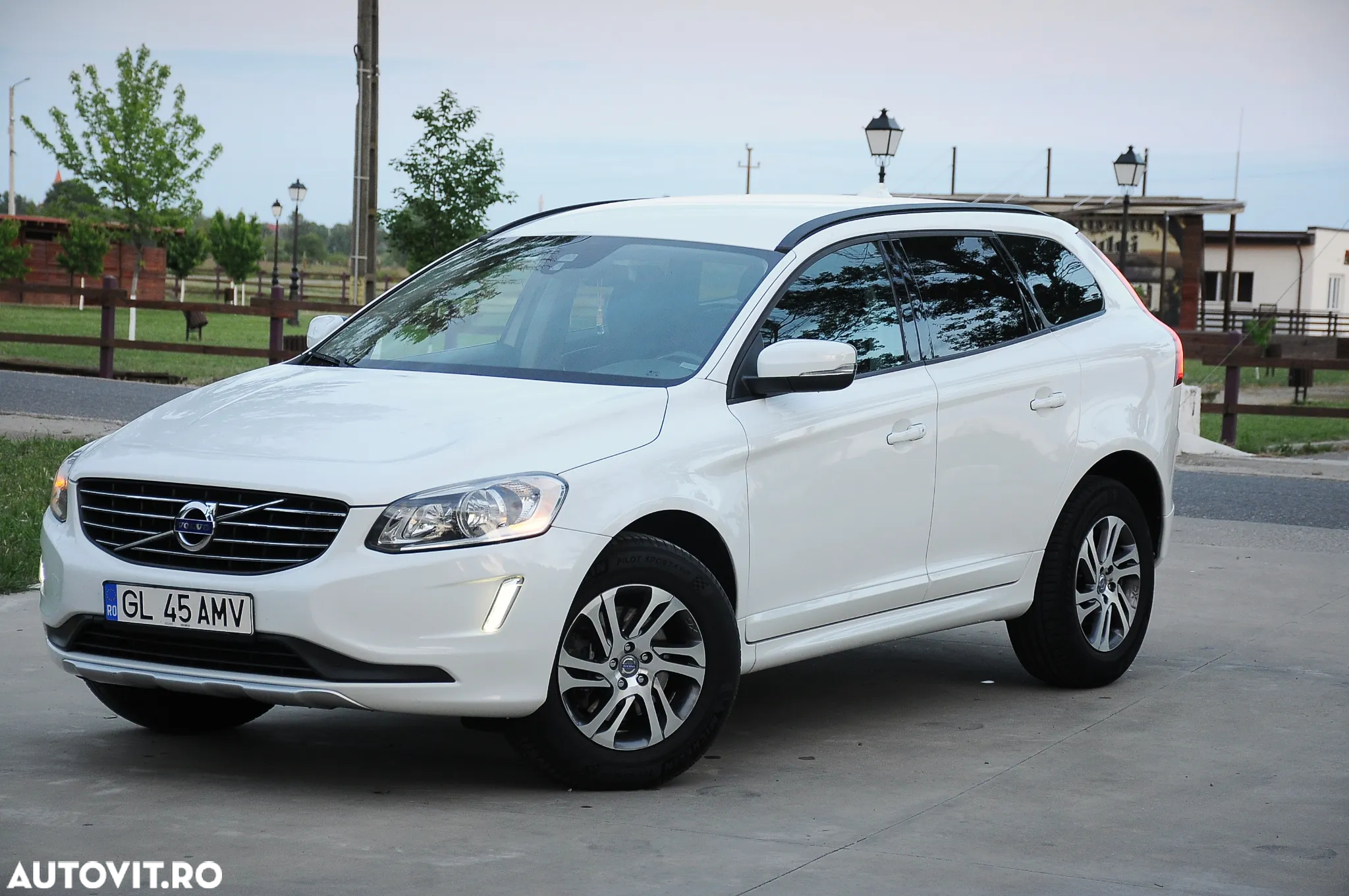 Volvo XC 60 D3 Kinetic - 2