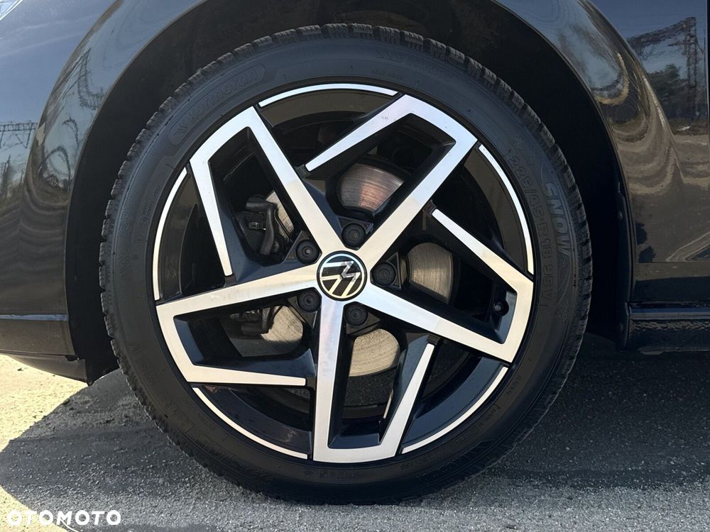 Volkswagen Golf 2.0 TSI Style DSG - 34