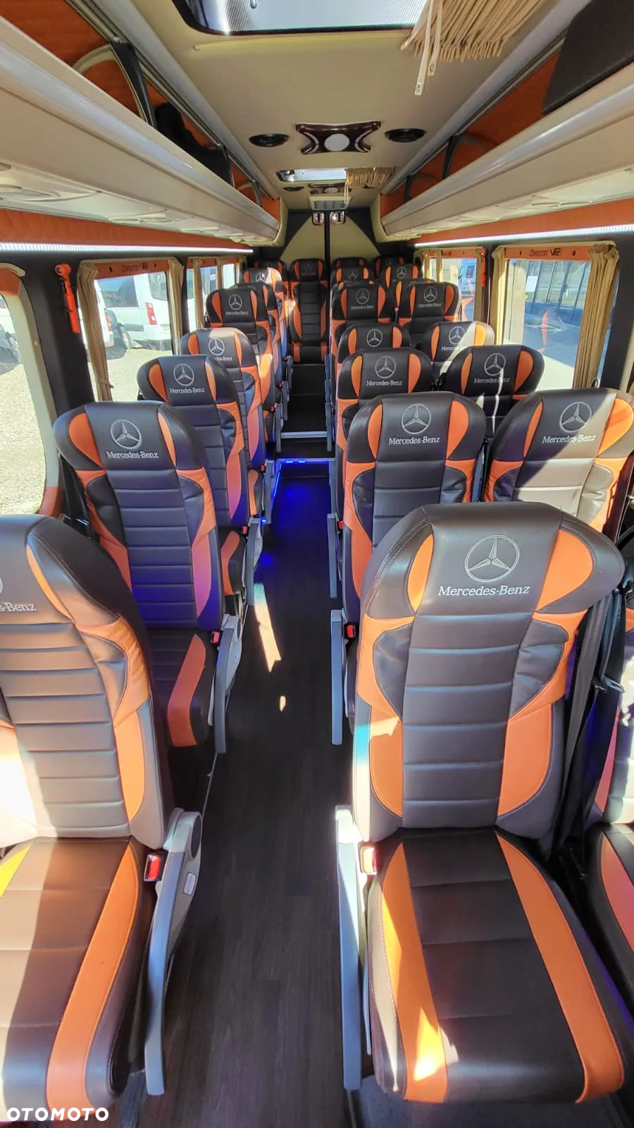 Mercedes-Benz Sprinter 519 CDI - 27 miejsc siedzących + 6 stojących - 13