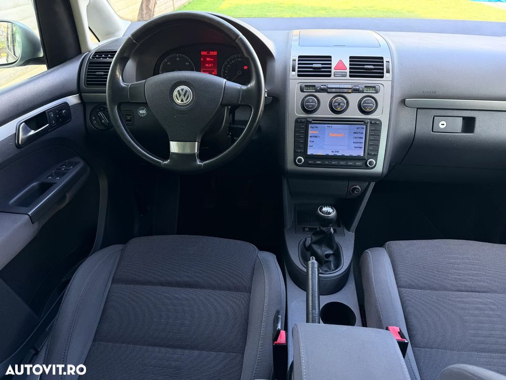 Volkswagen Touran 2.0 TDI DPF Highline - 5