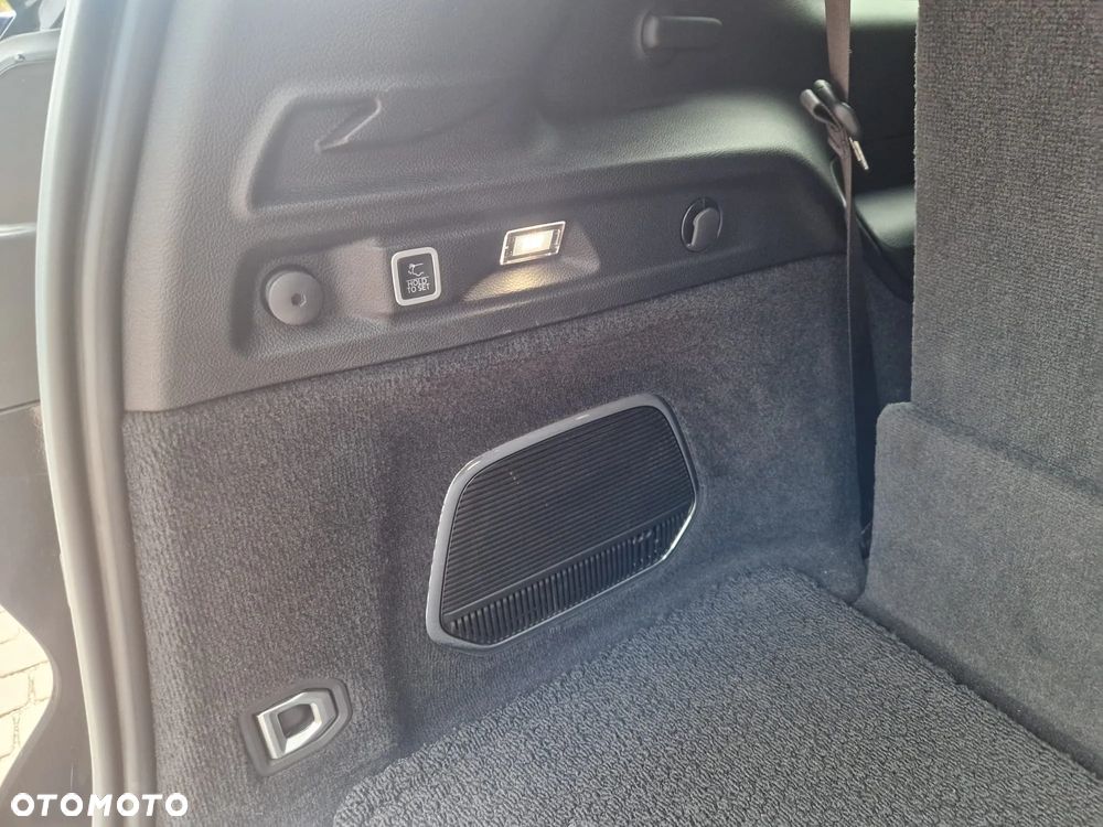 Jeep Grand Cherokee - 26