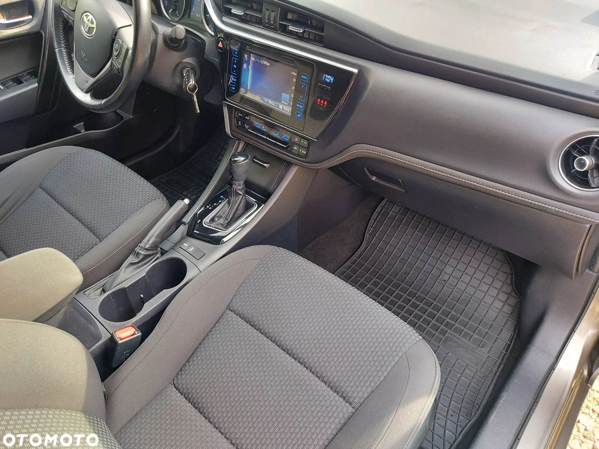 Toyota Corolla 1.6 Comfort MS - 26