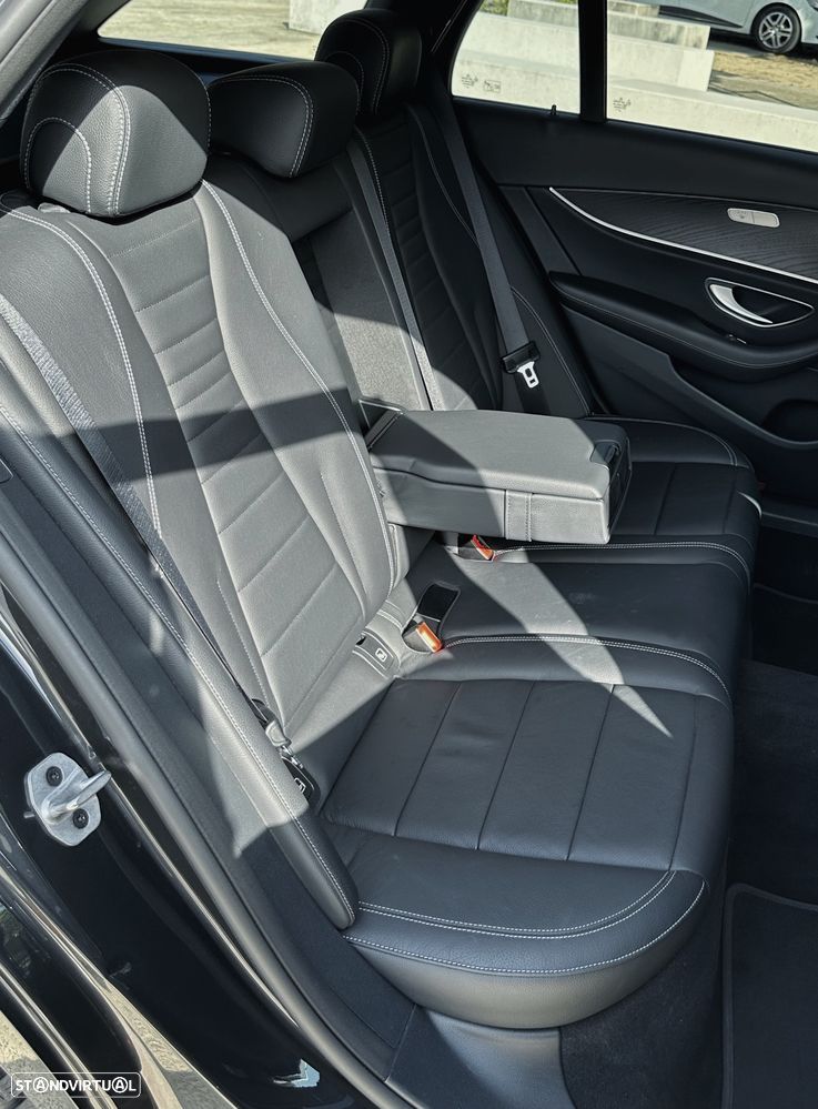 Mercedes-Benz E 300 de 4Matic T 9G-TRONIC - 12