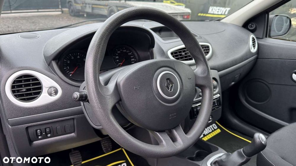 Renault Clio - 36