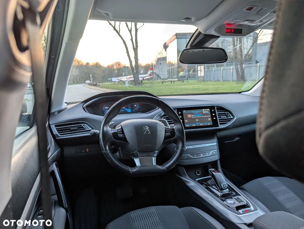 Peugeot 308 BlueHDi 130 EAT8 Stop & Start Allure Pack - 20