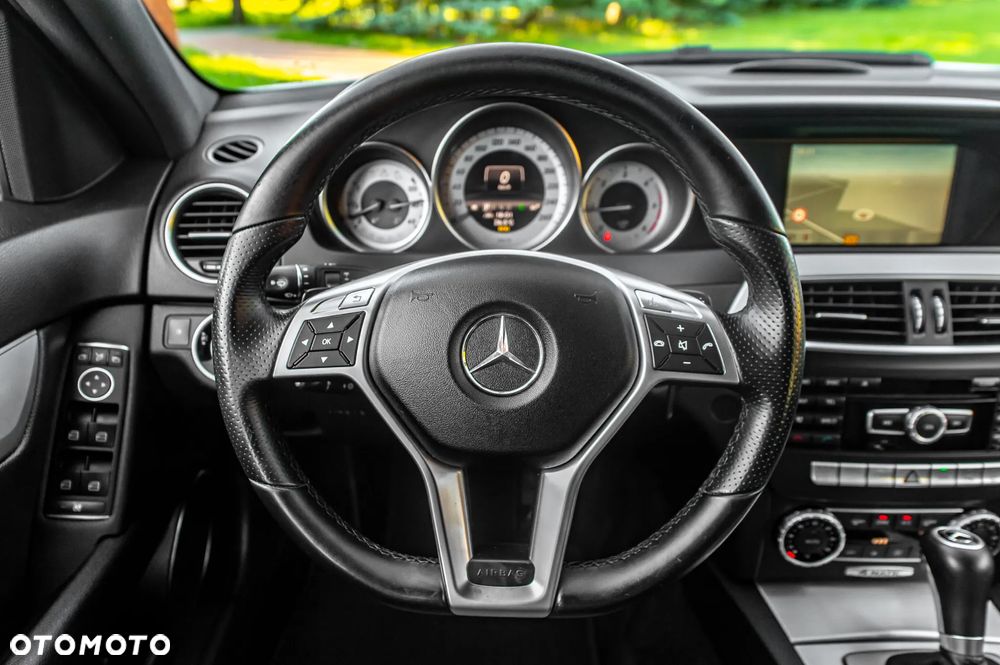 Mercedes-Benz Klasa C 250 CDI 4Matic 7G-TRONIC Avantgarde Edition - 24