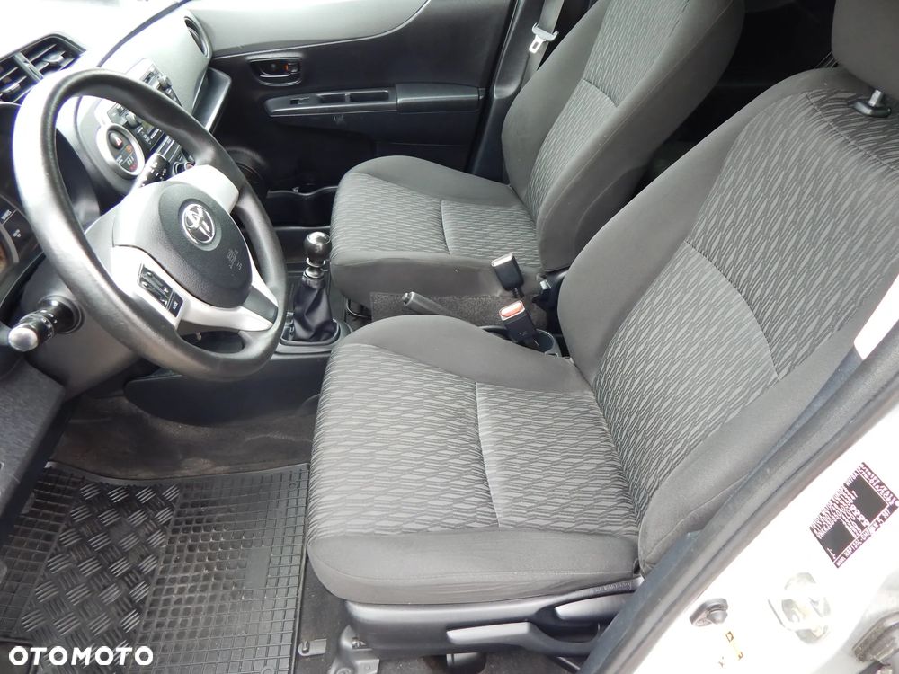 Toyota Yaris 1.33 Sol - 16