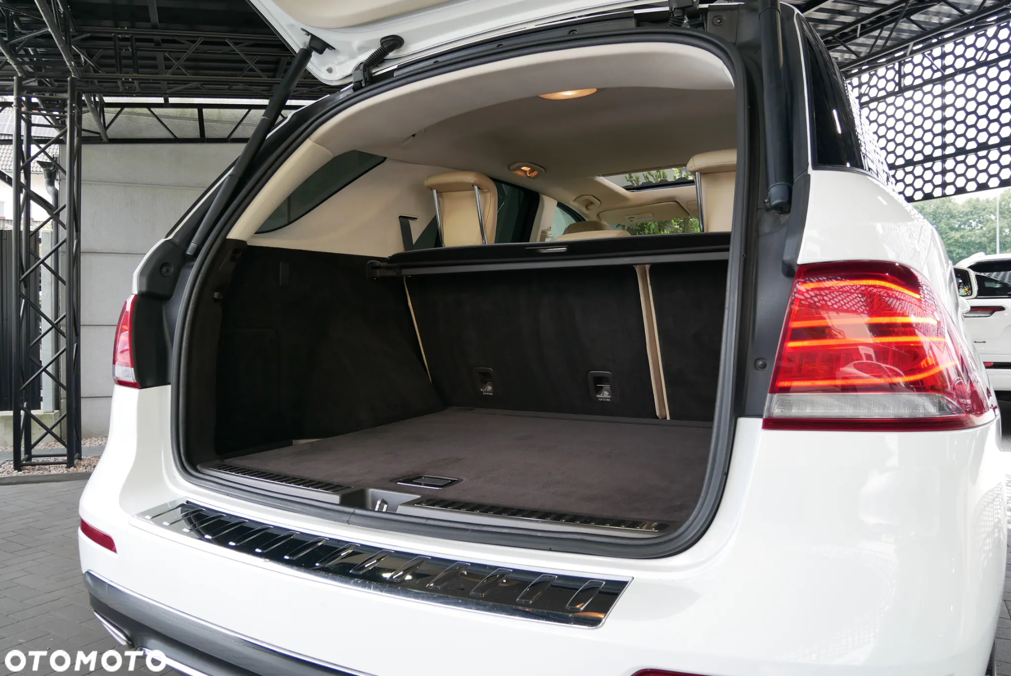 Mercedes-Benz GLE - 31