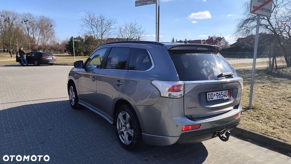 Mitsubishi Outlander 2.2 DI-D 4WD Automatik Diamant Edition+ - 5