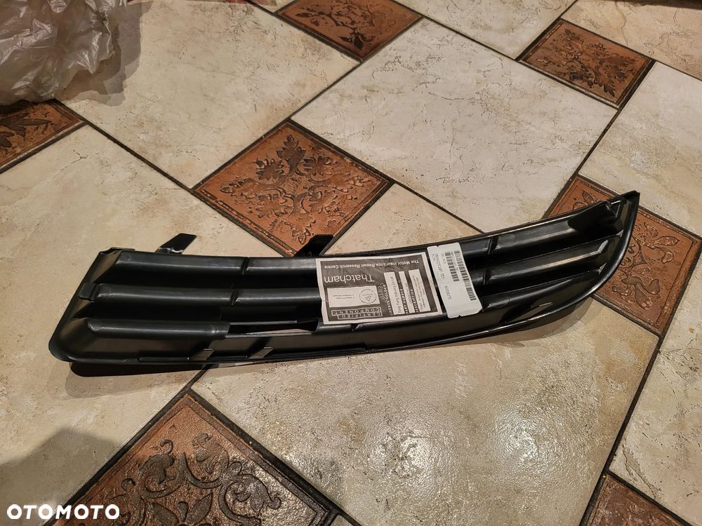 Atrapa zderzaka przednia  PRAWA VW PASSAT B6 03.05-11.10 - 2
