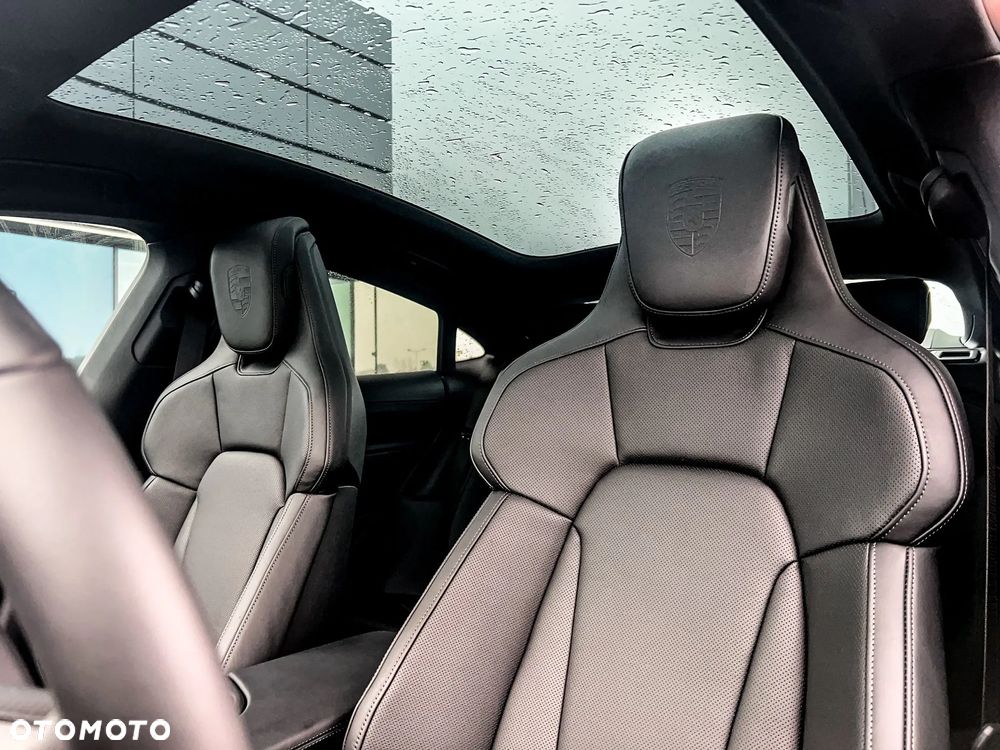 Porsche Taycan 105kWh Black Edition - 10