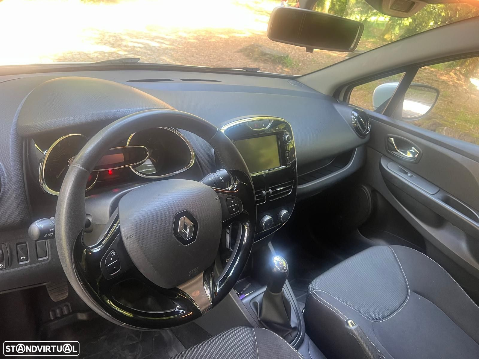 Renault Clio 1.5 dCi Comfort - 9